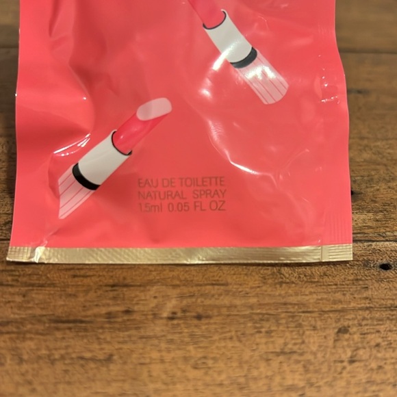 Prada candy gloss edt sample - Picture 3 of 3